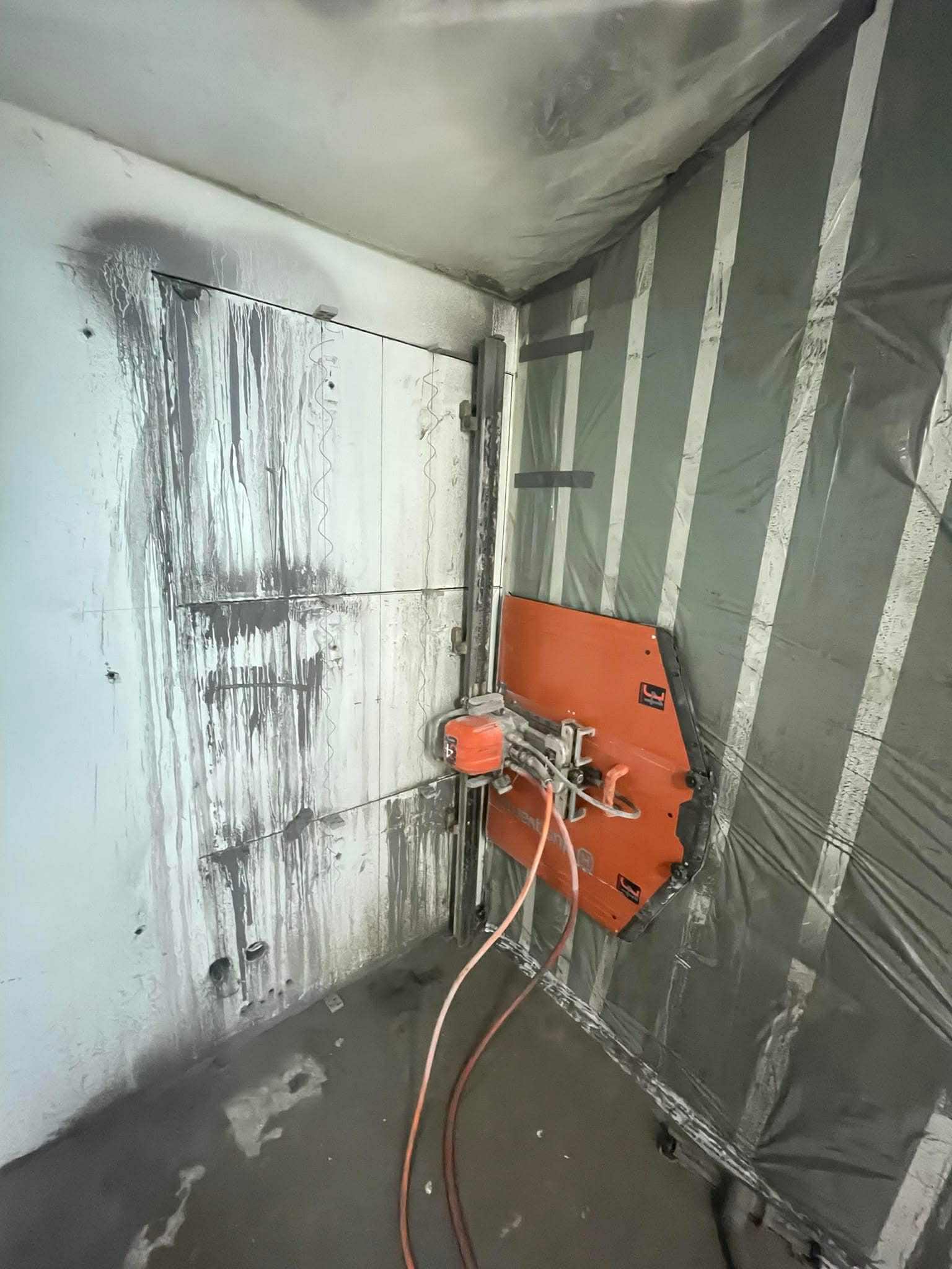 Rivningsarbete på plats